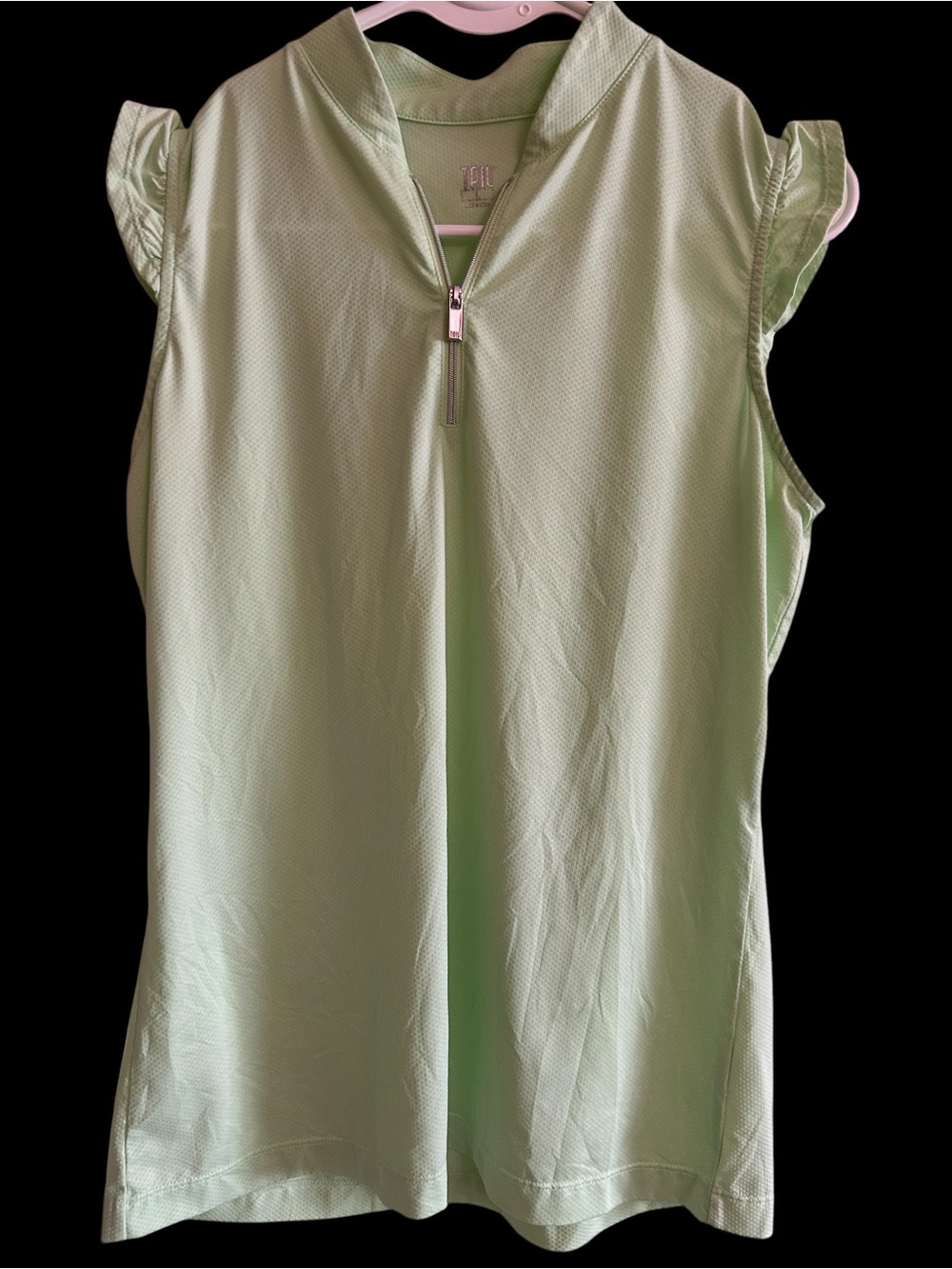 Tail Size Large Sleeveless Zip-Front Women's Top in Light Green
